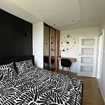 Xiii Pietro Stadion Narodowy Apartmán *