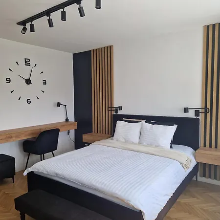 Xiii Pietro Stadion Narodowy Apartman Varsó