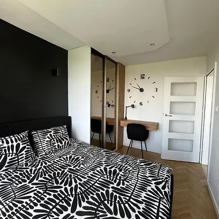 Xiii Pietro Stadion Narodowy Apartment *