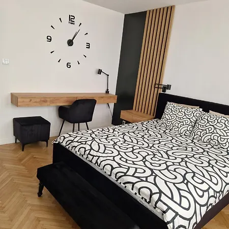 Xiii Pietro Stadion Narodowy *